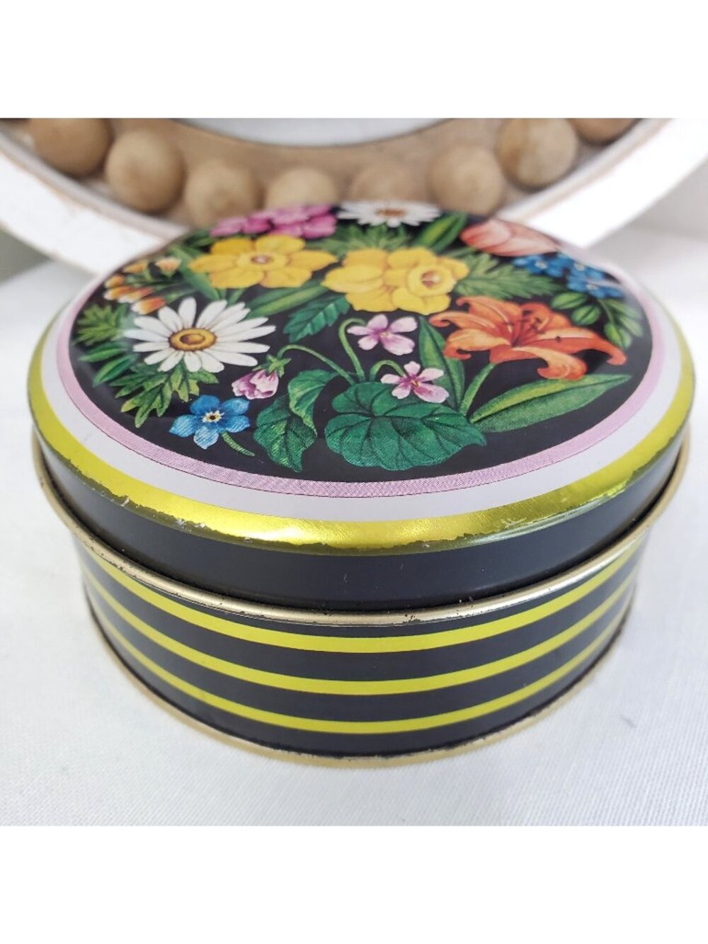 VINTAGE 80s American Greetings Floral Scented Candle Tin Unburned Travel 1 wick